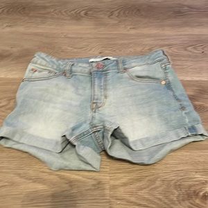 light wash jean shorts